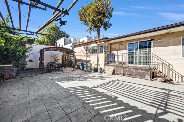 Detail Gallery Image 3 of 22 For 1220 Richard, Glendale,  CA 91206 - 2 Beds | 2 Baths