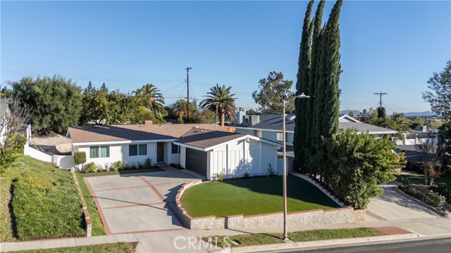 Detail Gallery Image 36 of 41 For 11722 Hayvenhurst, Granada Hills,  CA 91344 - 4 Beds | 3 Baths