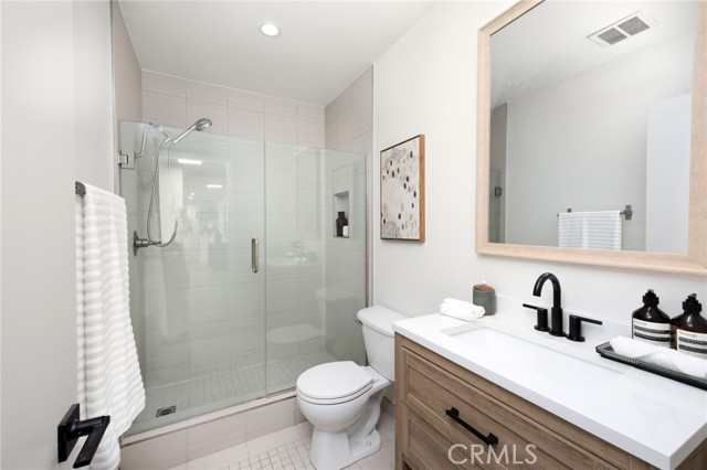 Detail Gallery Image 12 of 35 For 1010 Palm Ave #207,  West Hollywood,  CA 90069 - 2 Beds | 2 Baths
