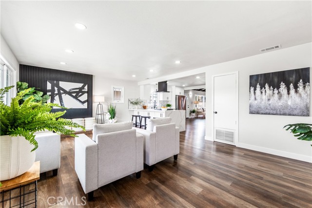 5472 Santa Gertrudes, Garden Grove CA: https://media.crmls.org/medias/15f58ced-bbac-4e64-9ad1-9d7a6e9ffafd.jpg