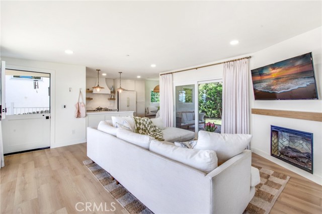 Detail Gallery Image 10 of 17 For 1445 Bluebird Canyon, Laguna Beach,  CA 92651 - 2 Beds | 1/1 Baths