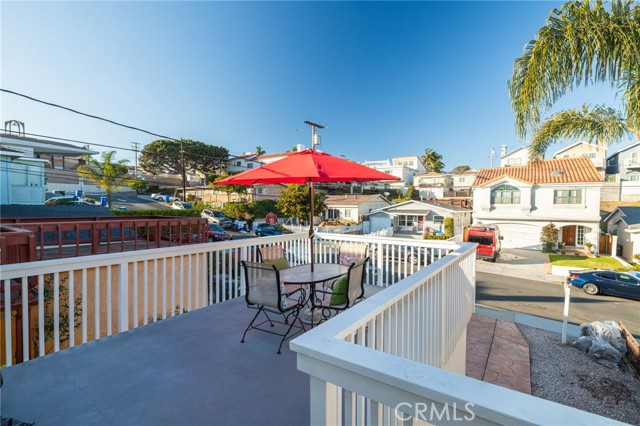 Detail Gallery Image 17 of 26 For 1612 Spreckels Ln, Redondo Beach,  CA 90278 - 3 Beds | 2 Baths