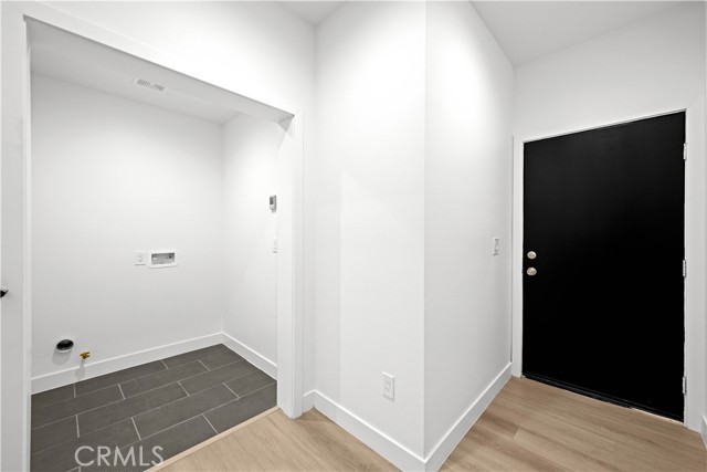 1039 W 43rd Street, Los Angeles CA: https://media.crmls.org/medias/15f6ecf6-4af5-43f8-ad1c-2b135bdb1fc5.jpg