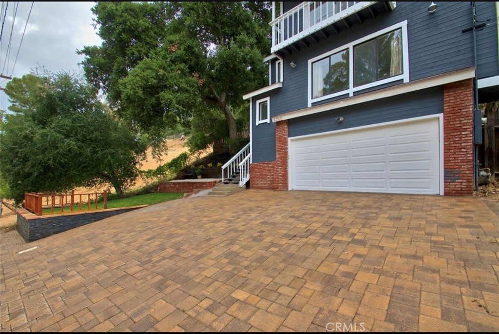 4250 Canoga