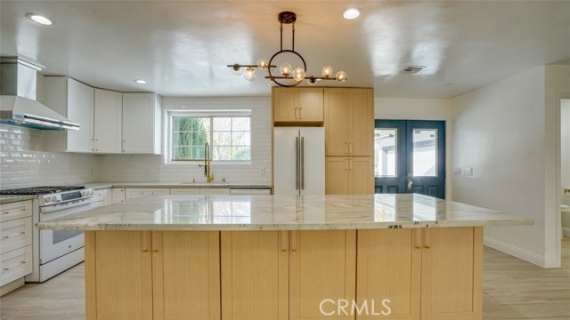 Detail Gallery Image 17 of 65 For 24306 Gilmore St, West Hills,  CA 91307 - 4 Beds | 2 Baths