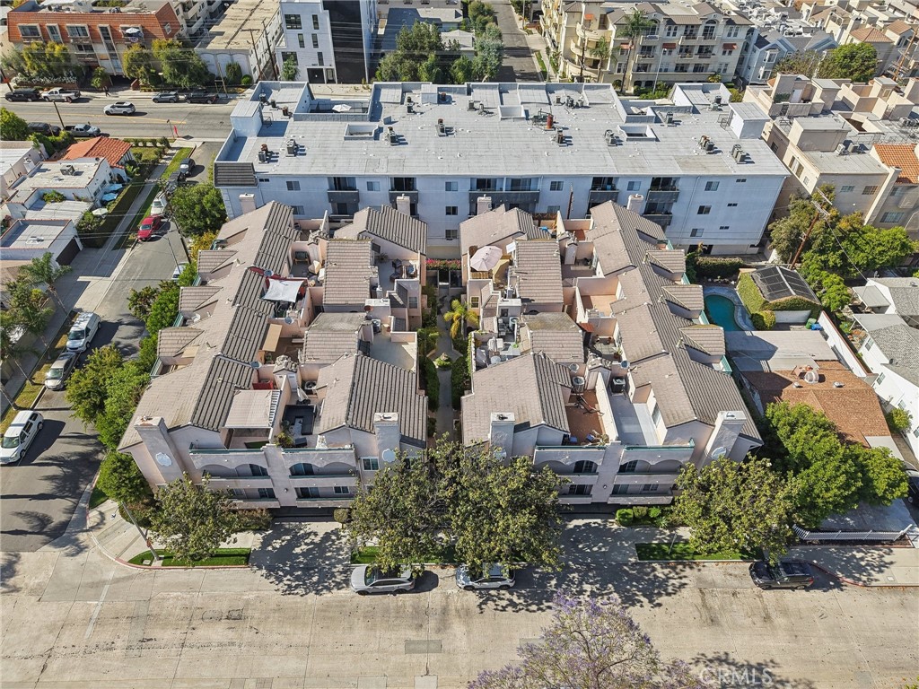 https://media.crmls.org/medias/15f885ee-21c0-456a-bb77-0fe964813164.jpg?preset=X-Large