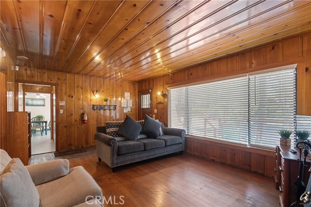 Detail Gallery Image 5 of 22 For 1005 Nana Ave, Big Bear City,  CA 92314 - 2 Beds | 2 Baths
