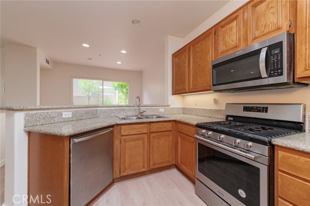 825 Yorkshire, Irvine CA: https://media.crmls.org/medias/15f903ee-3605-4f08-988d-43967a4931fc.jpg