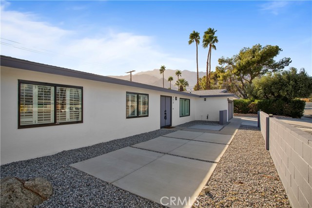Detail Gallery Image 3 of 41 For 373 E Simms Rd, Palm Springs,  CA 92262 - 3 Beds | 2 Baths