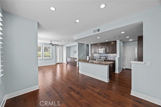 3 Compass Court, Aliso Viejo CA: https://media.crmls.org/medias/15f9f7ca-a504-4416-9f0a-6ec14c298d54.jpg