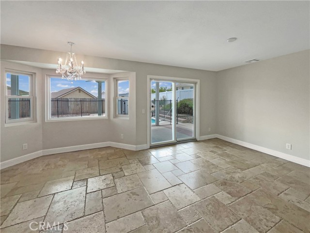 Detail Gallery Image 7 of 21 For 3417 Apple Blossom Ln, Lake Elsinore,  CA 92530 - 3 Beds | 2/1 Baths