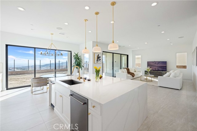 Detail Gallery Image 14 of 46 For 20644 W Deer Grass Ct, Porter Ranch,  CA 91326 - 5 Beds | 5/1 Baths