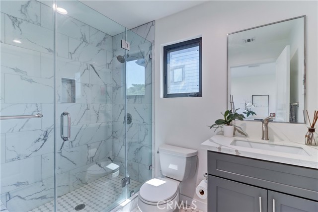 Detail Gallery Image 71 of 73 For 223 N. St. Andrews, Los Angeles,  CA 90004 - 7 Beds | 6/1 Baths