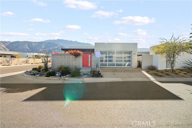 Detail Gallery Image 4 of 35 For 3345 Ambassador Dr, Palm Springs,  CA 92262 - 3 Beds | 2/1 Baths