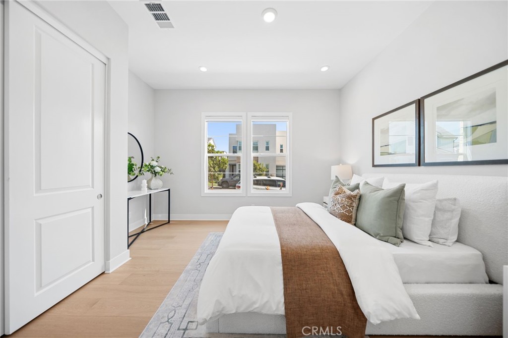 MLS #OC25239001 image #10