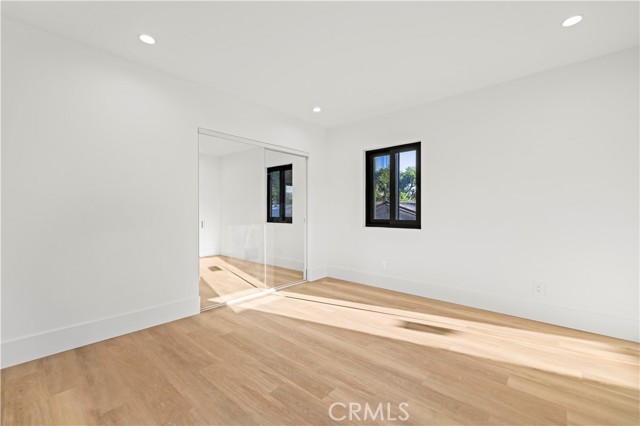 Detail Gallery Image 14 of 33 For 16245 Chatsworth St, Granada Hills,  CA 91344 - 3 Beds | 2/1 Baths