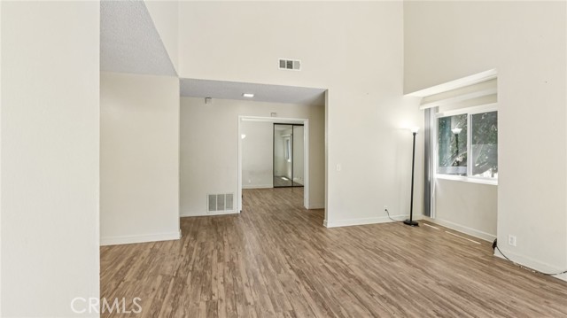 Image 8 of 29 For 6816 Alondra Boulevard 43