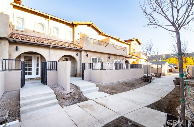 Detail Gallery Image 3 of 43 For 5510 E Los Angeles Ave #3,  Simi Valley,  CA 93063 - 3 Beds | 2/1 Baths