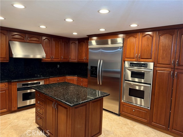 Detail Gallery Image 8 of 29 For 3 Harrisburg, Irvine,  CA 92620 - 4 Beds | 2/1 Baths