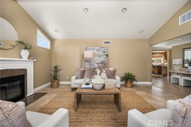Detail Gallery Image 9 of 39 For 3158 N Beechwood St, Orange,  CA 92865 - 4 Beds | 2 Baths
