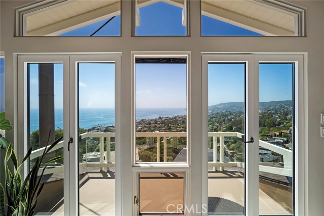 Detail Gallery Image 37 of 56 For 2108 Crestview Dr, Laguna Beach,  CA 92651 - 3 Beds | 2 Baths