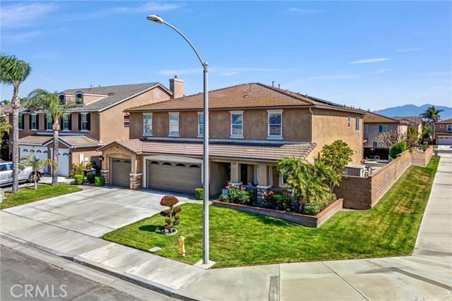 Detail Gallery Image 2 of 47 For 7154 Ohio River Dr, Corona,  CA 91752 - 5 Beds | 4 Baths