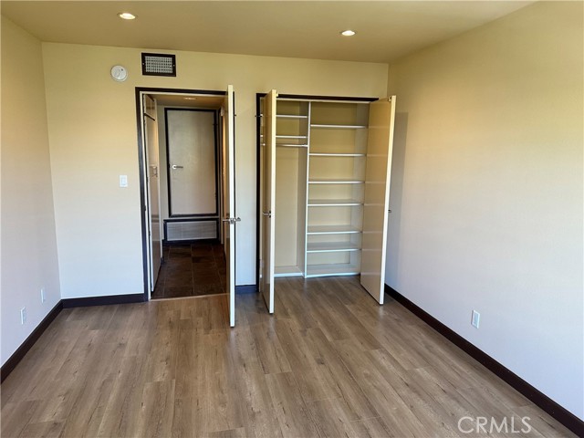 Detail Gallery Image 24 of 31 For 14560 Benefit St #301,  Sherman Oaks,  CA 91403 - 2 Beds | 2 Baths