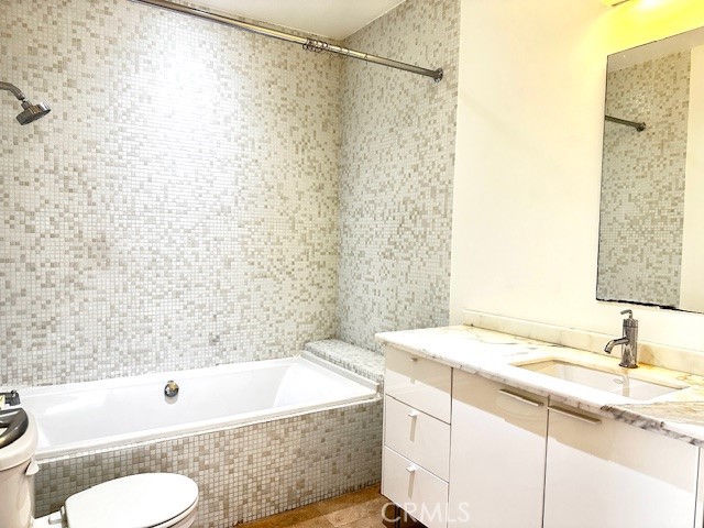 Detail Gallery Image 6 of 12 For 402 E 1st St #202,  Long Beach,  CA 90802 - 1 Beds | 1 Baths