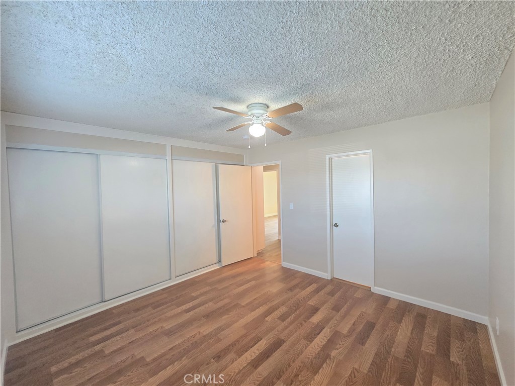 https://media.crmls.org/medias/1601b5d1-3d9a-4baf-b9c1-319f6c7c214a.jpg?preset=X-Large