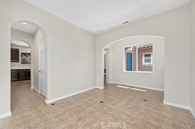 35051 Via Santa Catalina, Winchester CA: https://media.crmls.org/medias/1601fdbd-3eaf-4138-8f51-2a6d863f7e98.jpg