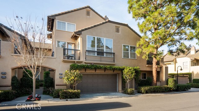 17 Auvergne, Newport Coast CA: https://media.crmls.org/medias/1602a98a-7833-43f6-9b60-524542af8e82.jpg