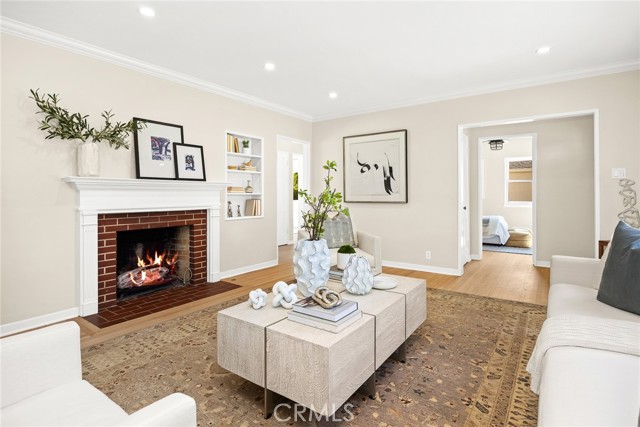 852 E Howard Street, Pasadena CA: https://media.crmls.org/medias/1602b4aa-da07-49e1-bdec-9fb56bfdc97d.jpg