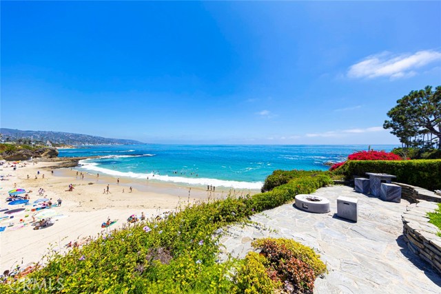 1051 Marine Drive, Laguna Beach CA: https://media.crmls.org/medias/1602c904-4a44-4543-86a6-38ac4b6b5d48.jpg