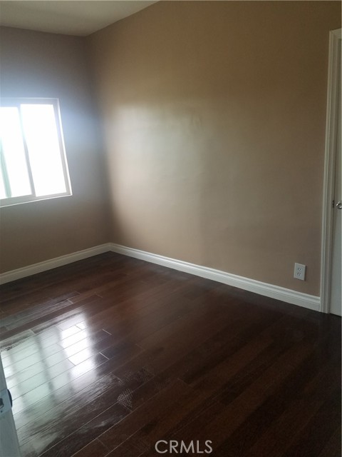 2214 Hooper Avenue, Los Angeles CA: https://media.crmls.org/medias/1602f150-c035-4b77-ae09-d8a2134a41d7.jpg
