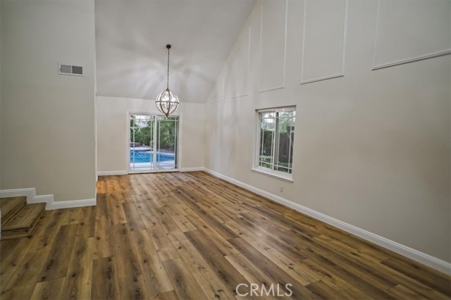 28503 Ray Court, Saugus CA: https://media.crmls.org/medias/16033cf9-3b47-49f0-abc1-ff5c4d47201c.jpg