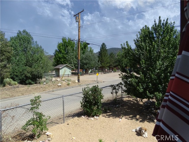 2097 Fox Lane, Big Bear City CA: https://media.crmls.org/medias/16039bdf-0ba7-4158-9f98-b2b770fb4fd0.jpg