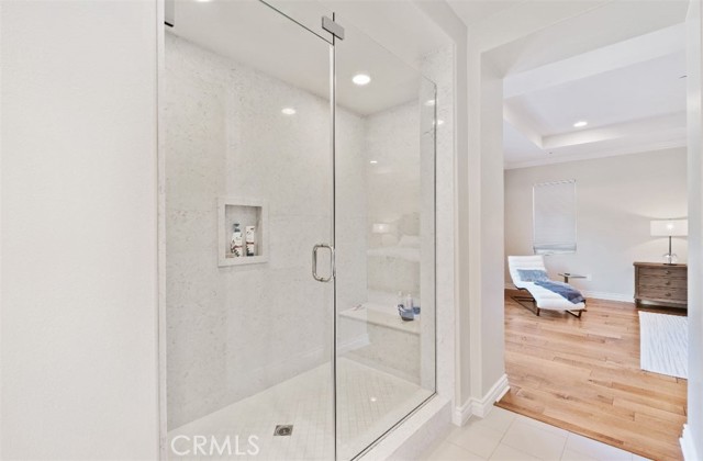 10 Shadybend, Irvine CA: https://media.crmls.org/medias/1603aa53-a598-4360-8e45-6bbf9dae56d1.jpg