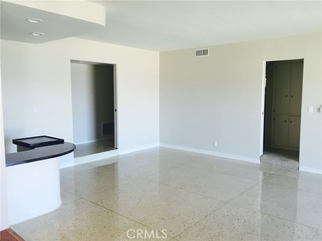 14687 Deervale Place, Sherman Oaks CA: https://media.crmls.org/medias/1603c071-5c9c-44a2-9f8d-f37cf8636fe4.jpg