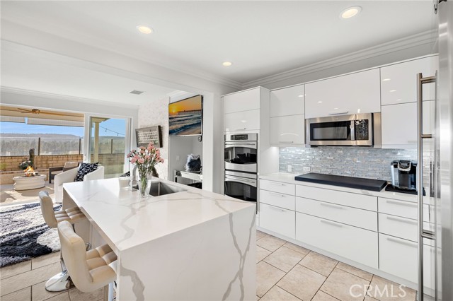 9 Durham Court, Laguna Niguel CA: https://media.crmls.org/medias/16040642-7aaf-4f5a-9ec1-bee007f9347f.jpg