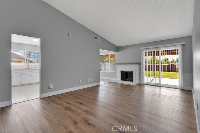 Detail Gallery Image 5 of 49 For 12710 Santa Anita, Victorville,  CA 92395 - 4 Beds | 2 Baths