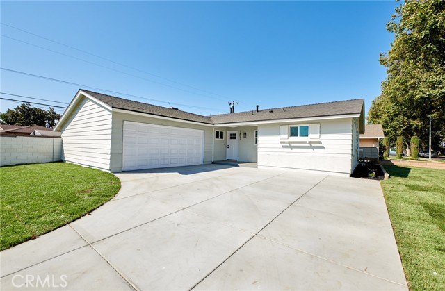 1403 N Siesta Avenue, La Puente CA: https://media.crmls.org/medias/160533aa-84f9-4ffa-8347-f6803e3a1f85.jpg
