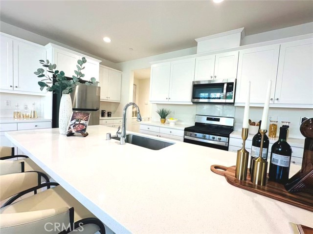 Detail Gallery Image 16 of 51 For 3975 E Fincastle St, Ontario,  CA 91761 - 4 Beds | 3 Baths