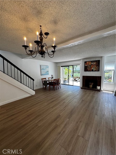 Detail Gallery Image 5 of 31 For 5760 Owensmouth Ave #28,  Woodland Hills,  CA 91367 - 2 Beds | 1/1 Baths