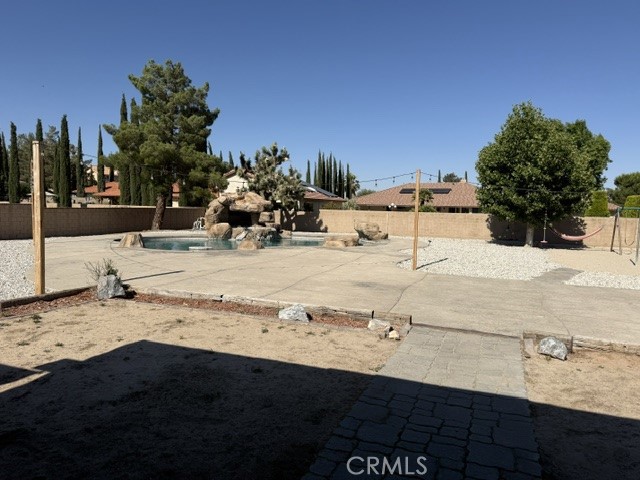 https://media.crmls.org/medias/1605d1c9-54f2-4947-9f83-50442087d9c1.jpg?preset=X-Large