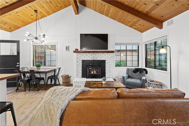 Detail Gallery Image 3 of 38 For 42540 Cedar Ave, Big Bear Lake,  CA 92315 - 2 Beds | 1 Baths