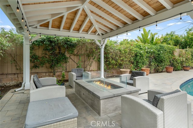 Detail Gallery Image 30 of 41 For 5934 Le Sage Ave, Woodland Hills,  CA 91367 - 4 Beds | 2 Baths