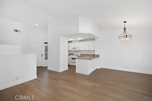 Detail Gallery Image 9 of 30 For 61 Rabano, Rancho Santa Margarita,  CA 92688 - 2 Beds | 2 Baths