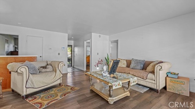 Detail Gallery Image 6 of 27 For 2918 Gladstone, Pomona,  CA 91767 - 3 Beds | 2 Baths