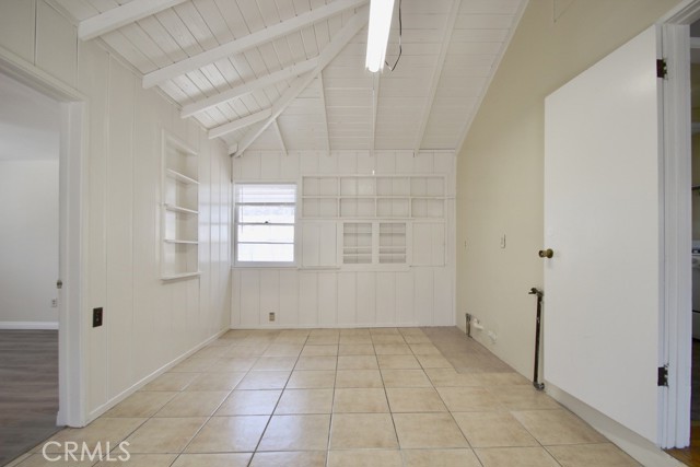 5081 Glen Iris Avenue, Los Angeles CA: https://media.crmls.org/medias/1606ac09-6d17-4a5b-a9d4-362ea7a4e48e.jpg