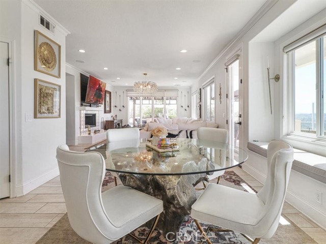 24049 Skyline, Mission Viejo CA: https://media.crmls.org/medias/1606c9a4-3ca2-4d05-85a7-0a03671f710a.jpg